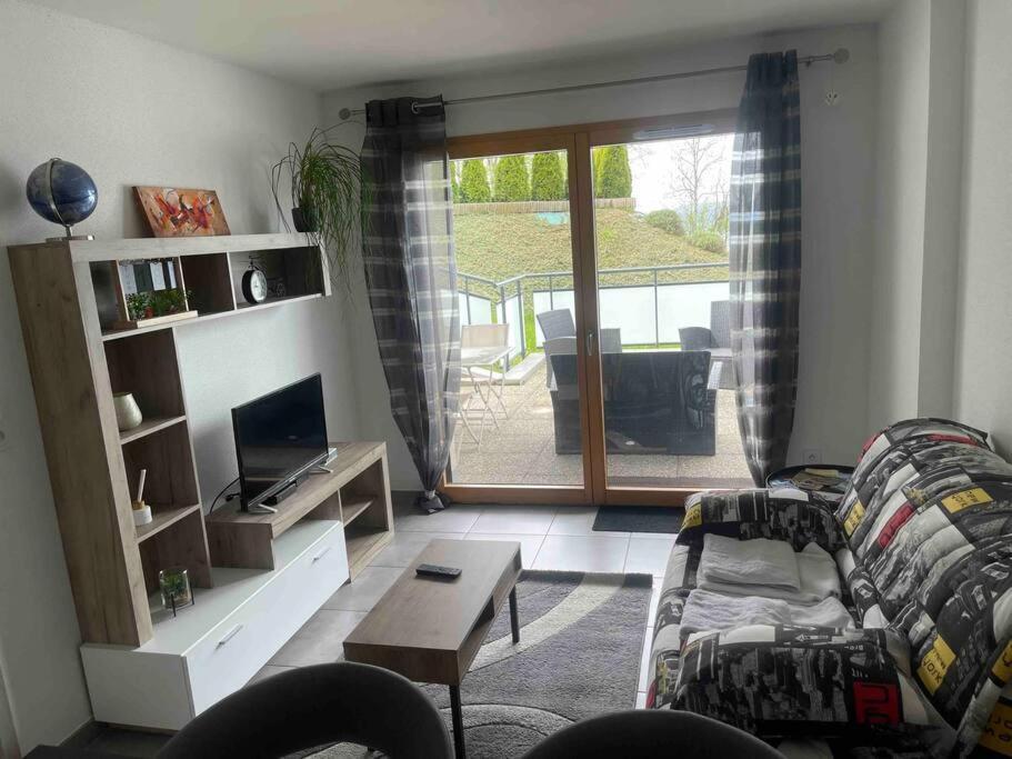 Appartement 4 Personnes Proche Lac Saint Point Montperreux Exterior foto