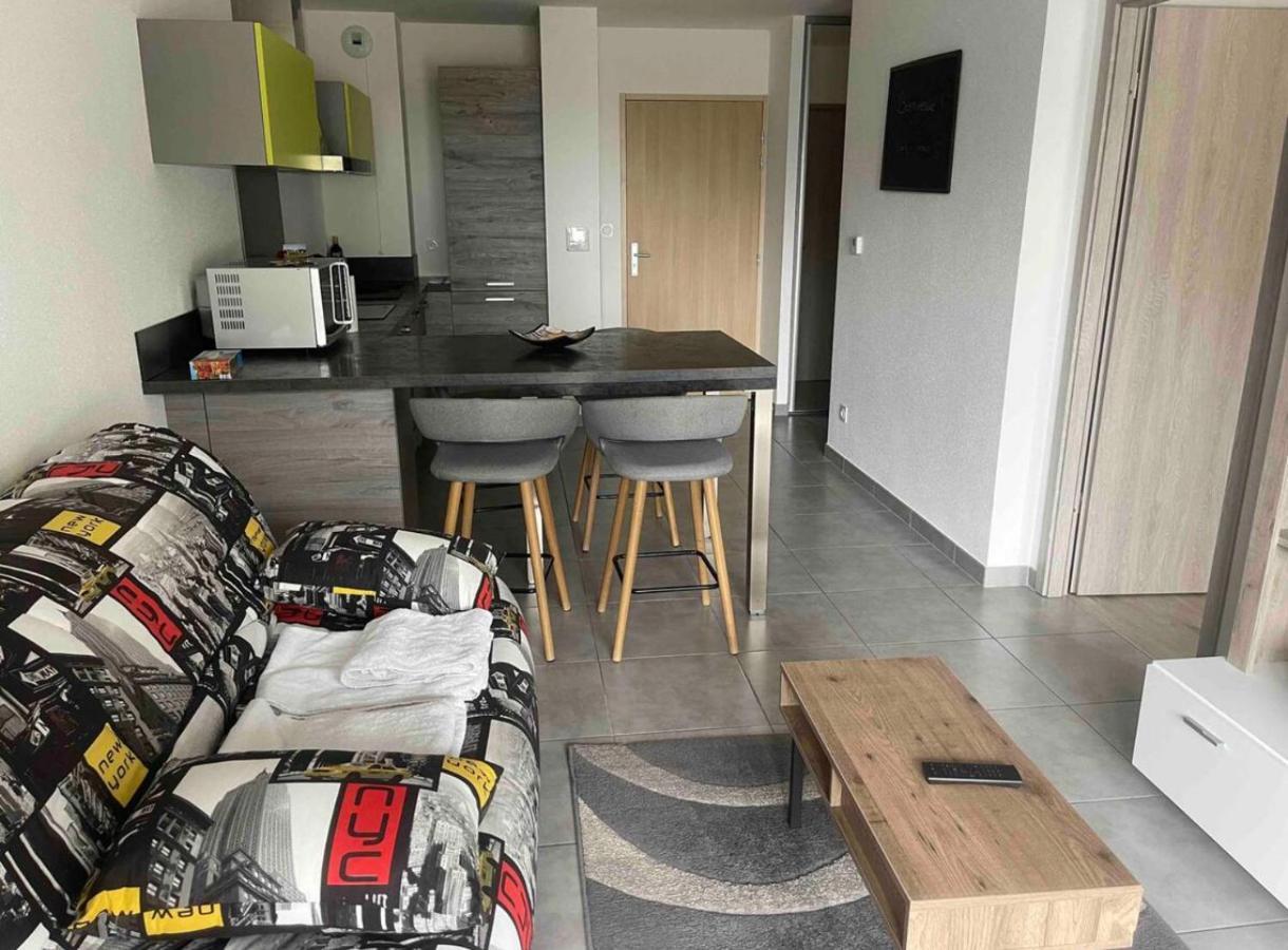 Appartement 4 Personnes Proche Lac Saint Point Montperreux Exterior foto